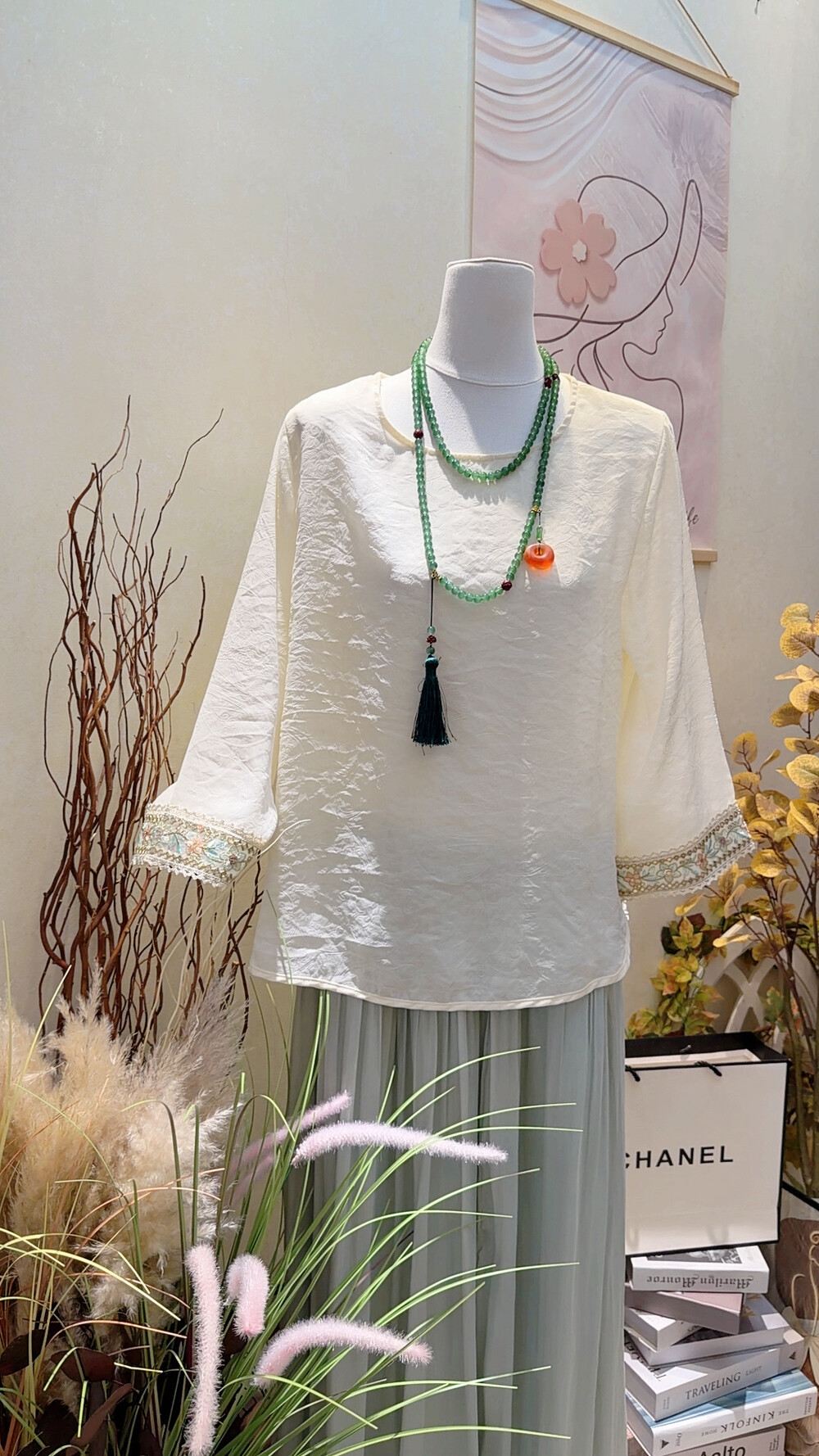 새로운 중식 국풍 실크 공단 셔츠 봄 드레스 새로운 2026 고귀한 레이스 외국 가스 아세트산 작은 셔츠 맨위