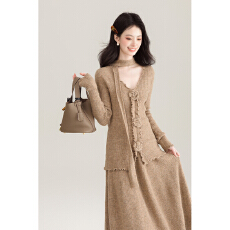 批发实拍女装套装轻奢高级感女人味立体花朵v领上衣半身裙套装