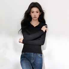 批发实拍黑色坑条polo领麻花<b class='q'>针织衫</b>女秋冬修身显瘦内搭打底上衣