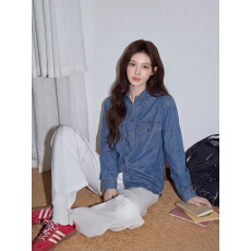 批发实拍深蓝色长袖<b class='q'>牛仔</b><b class='q'>衬衫</b><b class='q'>女</b>春季新款叠穿<b class='q'>衬衣</b>复古宽松翻领外套上衣