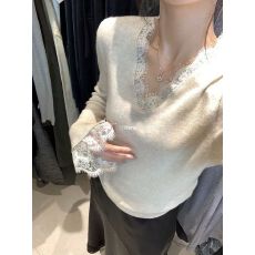 批发绝美法式气质蕾丝v领打底衫女秋冬喇叭袖上衣高级感针织毛衣内搭