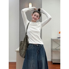 批发小众不撞款白色修身内搭打底上衣女秋冬穿搭长袖<b class='q'>t</b><b class='q'>恤</b>