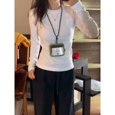 批发白色叠穿圆领长袖t恤女春<b class='q'>秋</b>冬高级感修身显瘦打底衫内搭正肩上衣