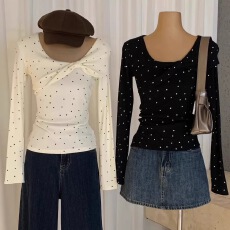 批发2026秋冬温柔风波点长袖T恤女扭结设计感修身显瘦<b class='q'>轻熟</b>风上衣