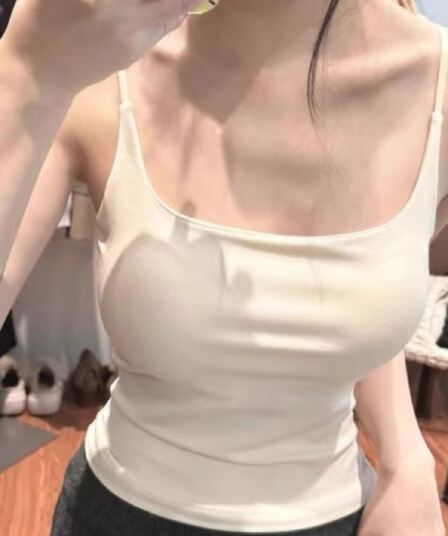 핫걸 벨트 가슴 패드 화이트 작은 슬링 조끼 여성 여름 표지 대리인 우유 인사이드 가져 가라. 만나는 아름다움 뒤로 민소매 맨위