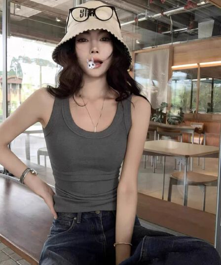 회색 운동 u 칼라 캐미솔 여름 인사이드 가져 가라. 순수한 욕망 몸매 가꾸기 표지 대리인 우유 민소매 맨위