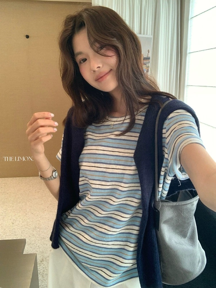 한 부서 파란색 스트라이프 라운드 넥 반팔 티셔츠 여성 여름 새로운 느긋한 바람 루즈핏 캐주얼 긍정적 인 어깨 동정 맨위