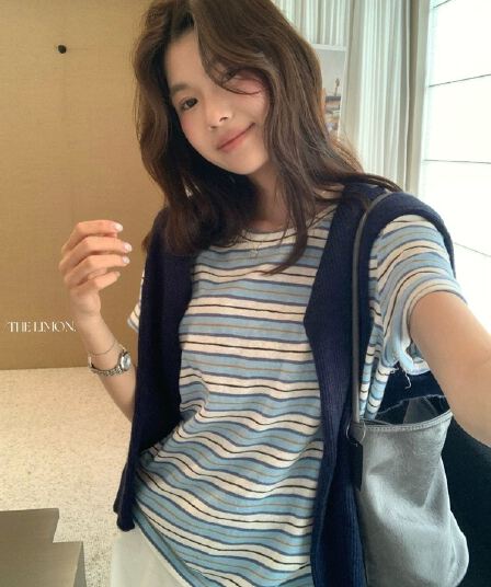 한 부서 파란색 스트라이프 라운드 넥 반팔 티셔츠 여성 여름 새로운 느긋한 바람 루즈핏 캐주얼 긍정적 인 어깨 동정 맨위