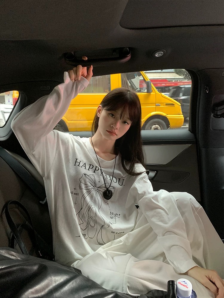 화이트 자외선 차단 블라우스 긴팔 티셔츠 여성 봄 새로운 한 부서 루즈핏 느긋한 바람을 피우다 롱 코트 맨위