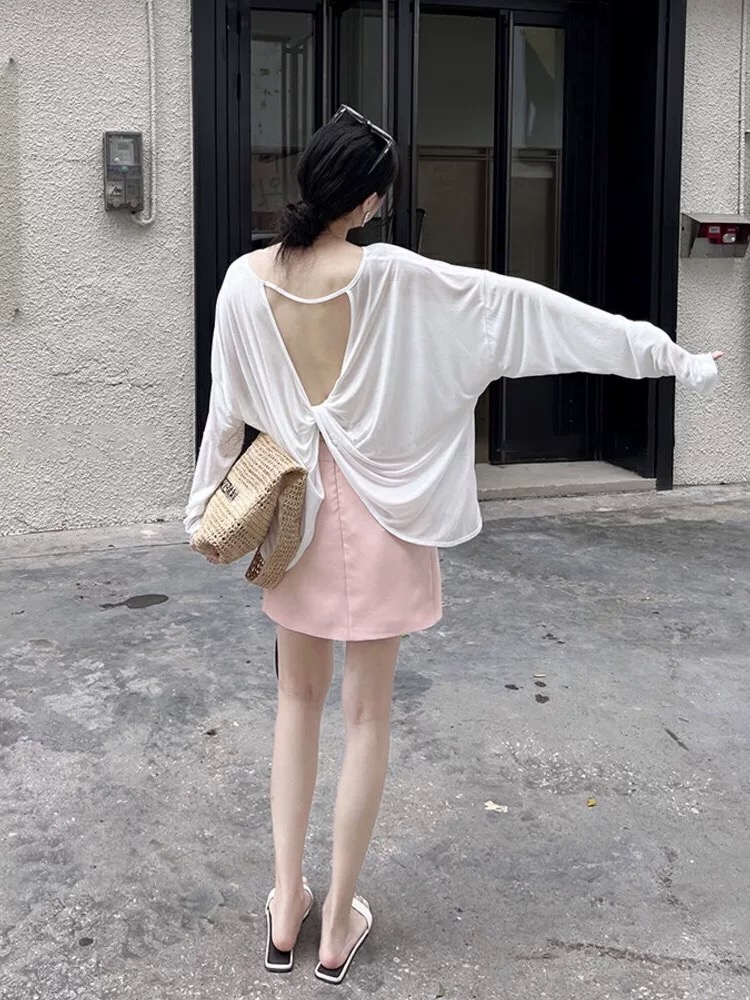 여름 얇고 가벼운 백리스 자외선 차단 티셔츠 여성 얇은 스타일 루즈핏 외부 가져 가라. 블라우스 디자인 센스 비틀림 마이크로 공중을 통해 위로 의류