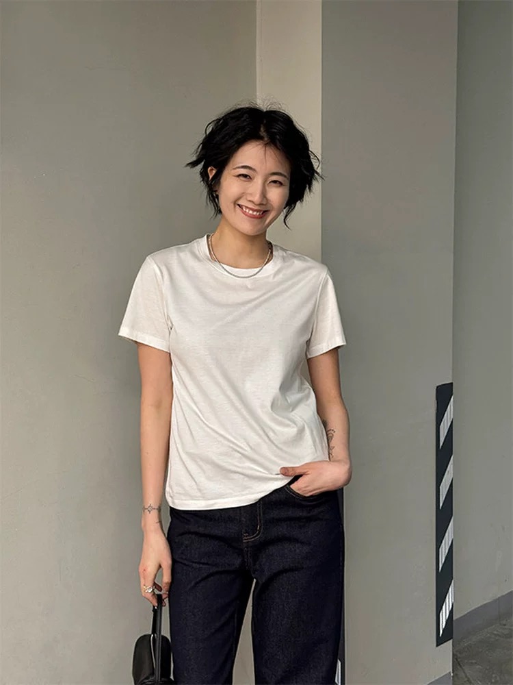 고급 센스 주간 실크 화이트 라운드 넥 반팔 티셔츠 여성 여름 루즈핏 캐주얼 미니멀리즘 기초 다용도 긍정적 인 어깨 의류 얇은
