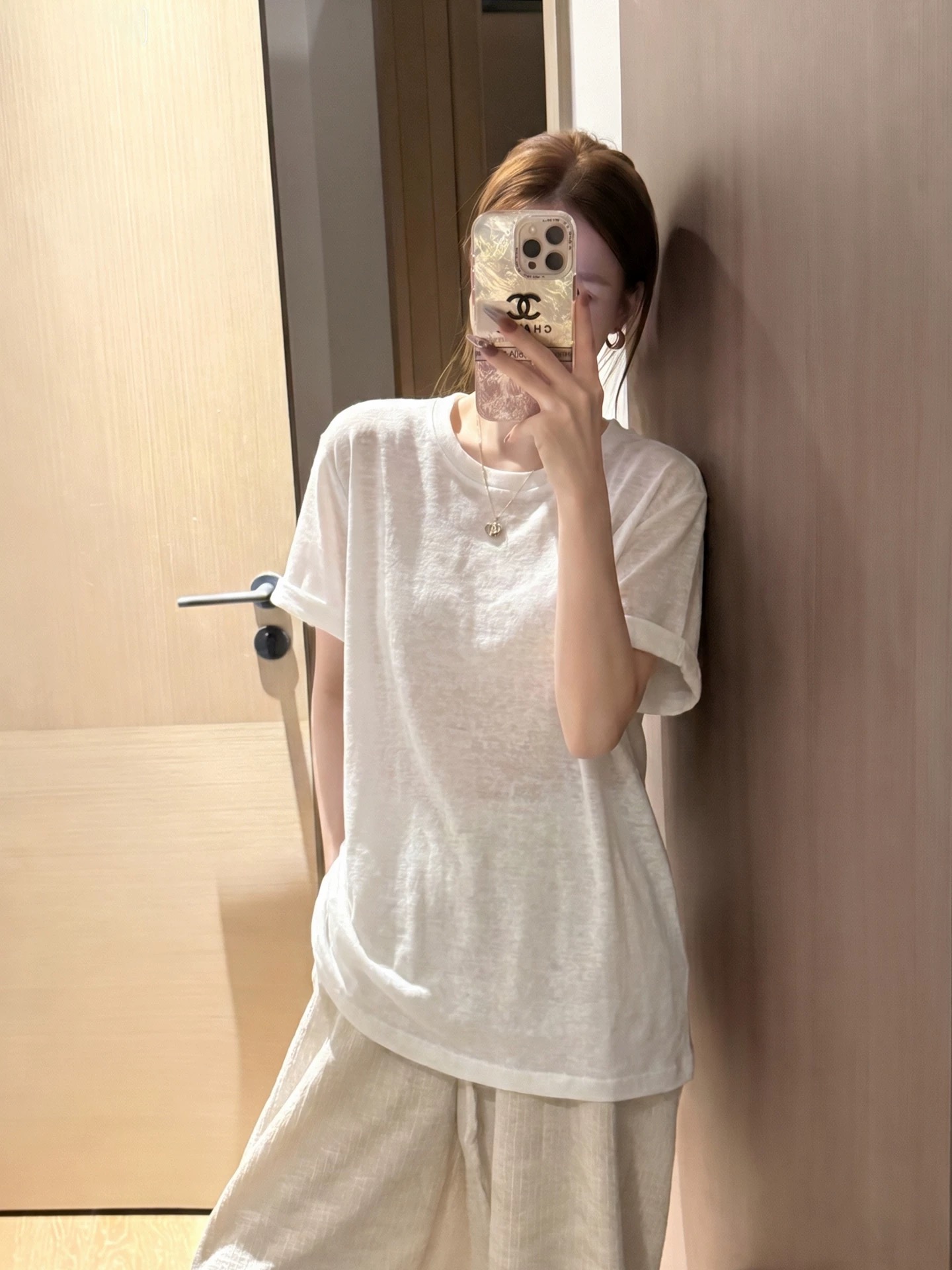 한 부서 느긋한 미니멀리즘 화이트 반팔 티셔츠 여성 여름 오래된 돈 바람 얇고 가벼운 루즈핏 슬림해 보이는 캐주얼 긍정적 인 어깨 의류