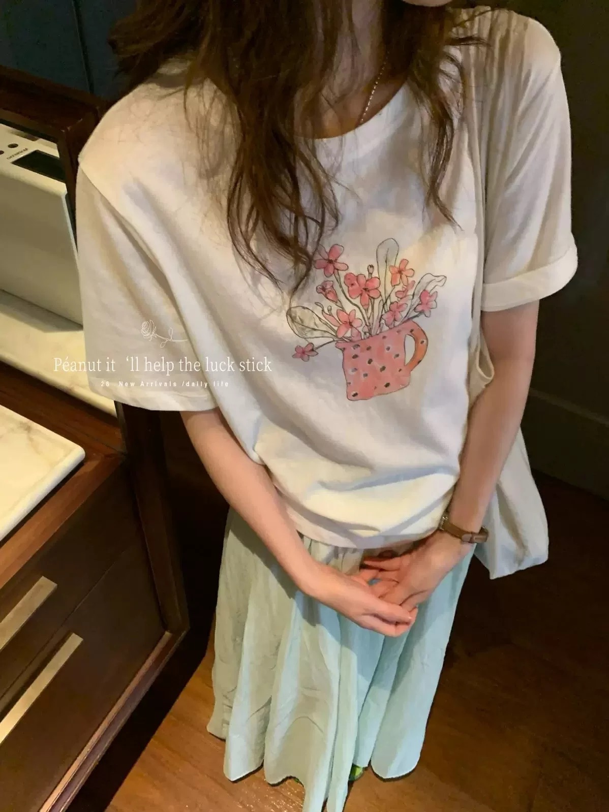 연령 감소 루즈핏 레트로 유화 꽃병 눈꽃 면 반팔 티셔츠 여성 얇은 동정