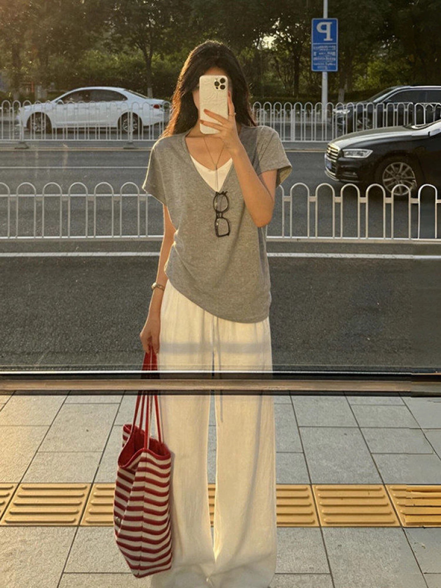 고급 센스 V넥 페이크 레이어드 회색 반팔 티셔츠 여성 여름 오래된 돈 바람 루즈핏 캐주얼 긍정적 인 어깨 의류
