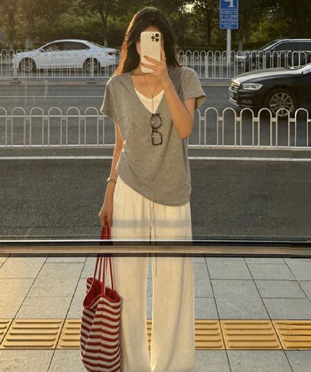 고급 센스 V넥 페이크 레이어드 회색 반팔 티셔츠 여성 여름 오래된 돈 바람 루즈핏 캐주얼 긍정적 인 어깨 의류