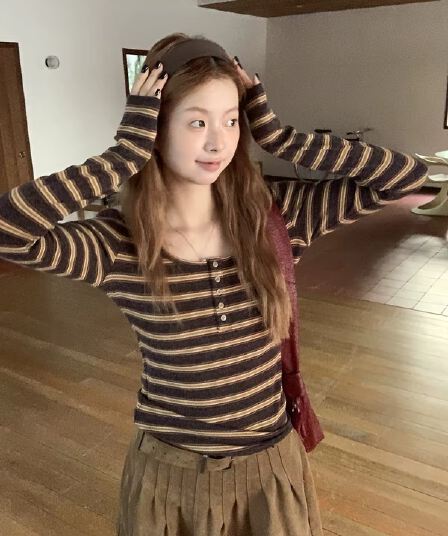 인사이드 가져 가라. 기본 셔츠 여성 가을 2026 새로운 긴팔 티셔츠 작은 대중 아니요 명중 섹션 니트 스트라이프 맨위