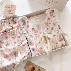 批发秋季新款轻奢家居服女冰雪丝可爱卡通开扣宽松高级感<b class='q'>丝绸</b><b class='q'>睡衣</b>套装