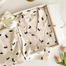 批发秋季新款轻奢家居服女冰雪丝可爱卡通开扣宽松高级感<b class='q'>丝绸</b><b class='q'>睡衣</b>套装