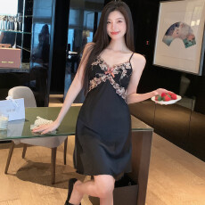 批发夏季吊带睡裙冰丝缎面高级感<b class='q'>两件</b>套冰雪丝吊带睡袍睡衣裙子带胸垫
