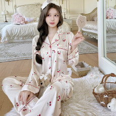 批发2026年春季新款高级感冰雪丝甜美小樱桃<b class='q'>丝绸</b>长袖家居服<b class='q'>睡衣</b>送发圈