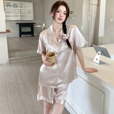 批发夏季女网红风甜美短袖冰雪丝翻领2026年新款高级感家居服<b class='q'>睡衣</b>套装