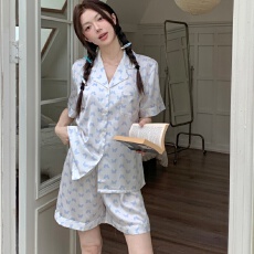 批发夏季女网红风甜美短袖冰雪丝翻领2026年新款高级感家居服<b class='q'>睡衣</b>套装