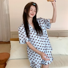 批发夏季女网红风甜美短袖冰雪丝翻领2026年新款高级感家居服<b class='q'>睡衣</b>套装