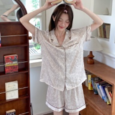 批发夏季女网红风甜美短袖冰雪丝翻领2026年新款高级感家居服<b class='q'>睡衣</b>套装