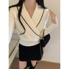 批发法式简约温柔气质百搭撞色波边显瘦套头休闲针织保暖<b class='q'>毛衣</b>早春款