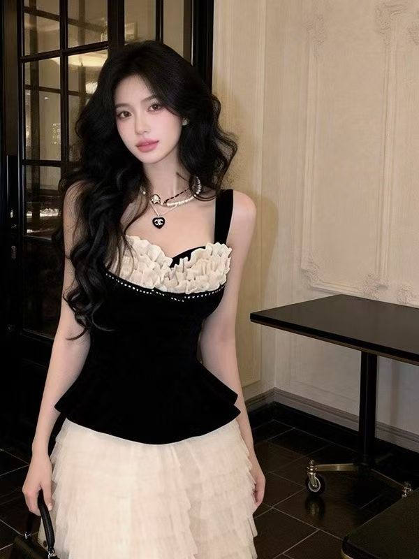 순수한 욕망 섹시함 레이스 조각 레이스 캐미솔 겨울 디자인 센스 허리 수축 슬림해 보이는 인사이드 가져 가라. 민소매 맨위