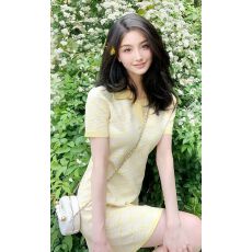 批发2026年夏新款时尚polo领叠纹配饰简约A字针织连衣裙洋气减龄裙子