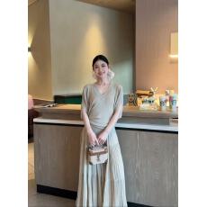 批发夏季新款法式气质温柔通勤上衣<b class='q'>高腰</b><b class='q'>半身裙</b>两件套装