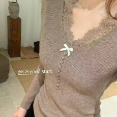 秋冬韩版蕾丝拼接纽扣鱼骨设计安迪绒针织衫打底毛衣女