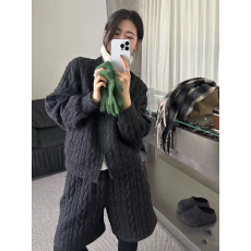 批发欧洲站2025冬季新款<b class='q'>韩版</b>立领加厚慵懒风外套短款阔腿裤<b class='q'>套装</b>女保暖