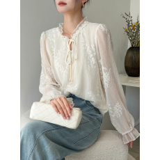 女春秋冬高级感木耳边刺绣蕾丝打底内搭长袖上衣衬衫宽松外穿