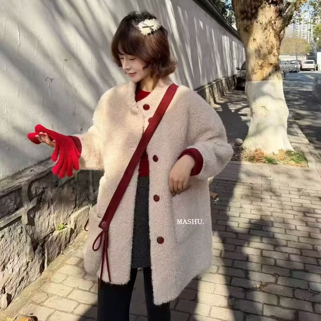 유럽 상품 중간 길이 양털 여성 코트 겨울 새로운 스탠드 칼라 피모 하나 두꺼운 연령 감소 재킷 트렌디