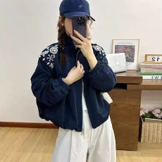 批发重工刺绣棒球服外套女欧洲站2026春装新款欧货<b class='q'>女装</b>时尚短款夹克潮