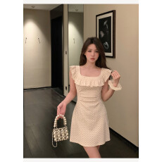 批发气质收腰小飞袖波点显瘦短裙高级感法式绝美荷叶边设计感<b class='q'>连衣裙</b>子