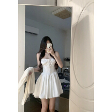 批发春日小白裙度假白色吊带连衣裙<b class='q'>女</b>蝴蝶结绑带氛围感气质蓬蓬短裙子