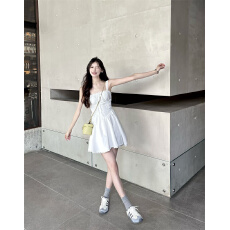 批发夏日绝美法式白色吊带连衣裙子<b class='q'>女</b>夏季2025新款绝美a字蓬蓬短裙子