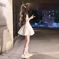 批发清纯系独特超好看泡泡袖V领蓬蓬短裙小众漂亮独特<b class='q'>连衣裙</b>夏季