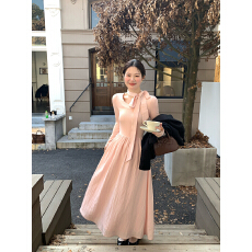 批发韩系早秋穿搭U领温柔粉色长袖<b class='q'>连衣裙</b>女新款气质收腰显瘦长裙
