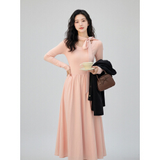 批发韩版新款<b class='q'>挂</b><b class='q'>脖</b>针织长袖<b class='q'>连衣裙</b>女温柔风收腰后背镂空秋季长裙潮