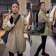 批发黑色羊羔毛拼接工装派克<b class='q'>羽绒服</b>女冬季新款<b class='q'>中长款</b>加绒保暖外套