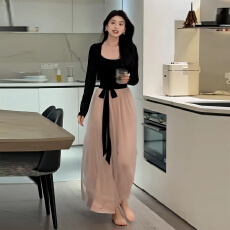 批发巨好看<b class='q'>网纱</b>拼接长袖连衣裙子女新款秋冬大方得体绝美<b class='q'>长裙</b>