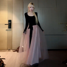 批发赫本风黑色高级感收腰<b class='q'>连衣裙</b>女2025秋冬季显瘦坎肩长袖气质长裙子