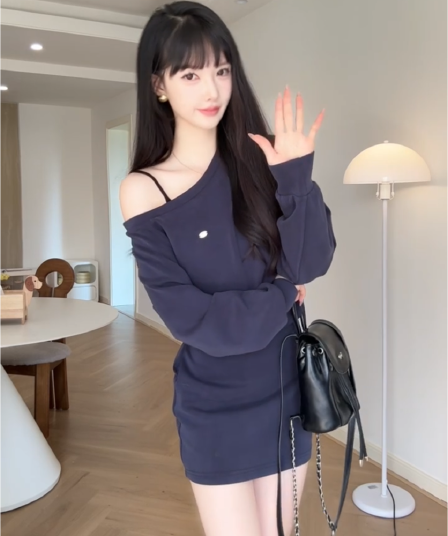 프랑스식 품격 오프숄더 루즈핏 타이트 스커트 여성 이른 가을 새로운 디자인 센스 허리 수축 슬림해 보이는 비스듬한 어깨 긴팔 드레스