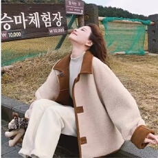 批发源头<b class='q'>工厂</b>来版定制—双面穿皮毛一体羊羔毛初冬加厚短款麂皮绒上衣