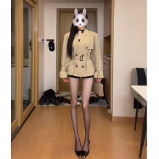 批发精致英伦风卡其色<b class='q'>风衣</b>外套女秋冬新款高级感千金收腰<b class='q'>短款</b>上衣