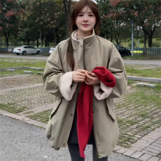 批发源头工厂来版定制—韩系羊羔毛拼接派克服外套女